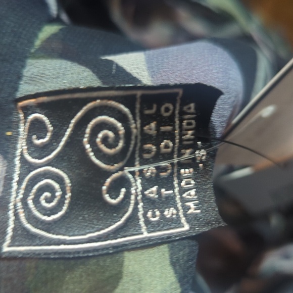 Casual Studio Gray/Black Sheer Button-Up Blouse with Abstract Pattern NWT Sz S - Picture 7 of 10